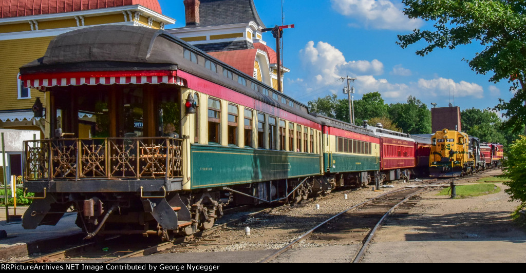 CSRR 216 at the station